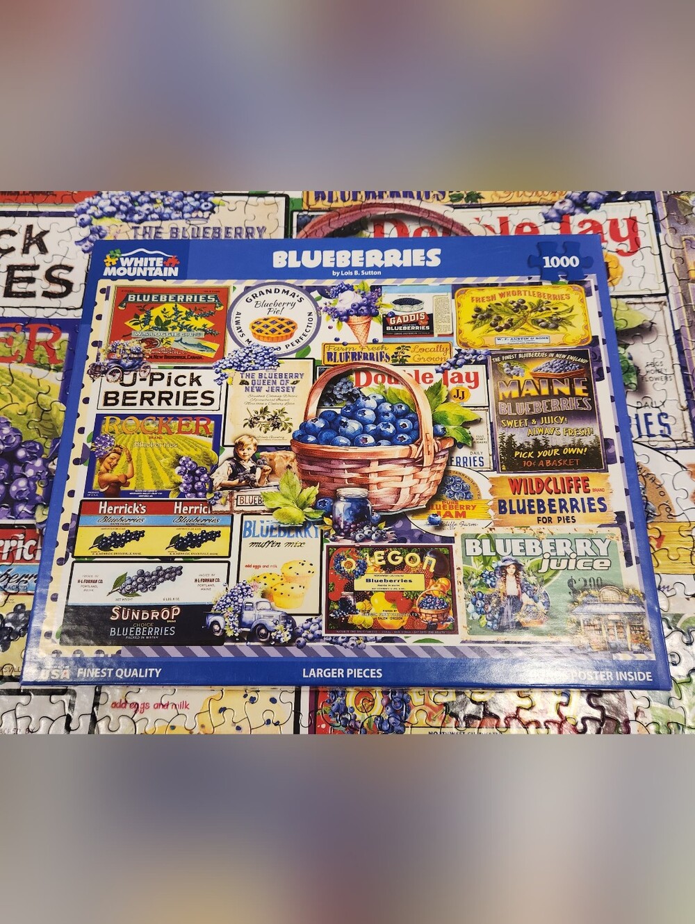 WHITE MOUNTAIN 1,000-PIECE JIGSAW PUZZLE BLUEBERRIES W/POSTER COMPLETE